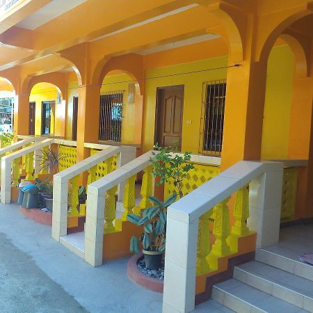 פוארטו גאלרה Queen Of Isle Cottages And Restaurant מראה חיצוני תמונה