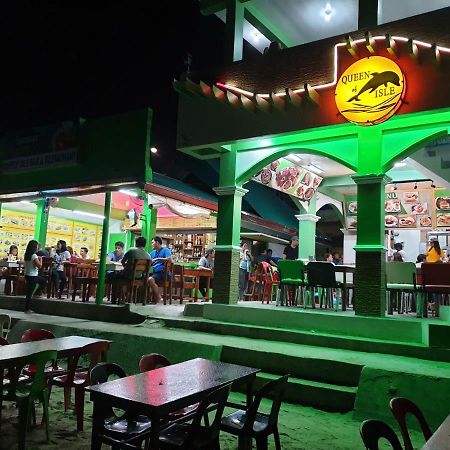 פוארטו גאלרה Queen Of Isle Cottages And Restaurant מראה חיצוני תמונה