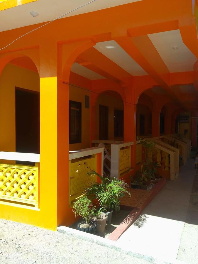 פוארטו גאלרה Queen Of Isle Cottages And Restaurant מראה חיצוני תמונה