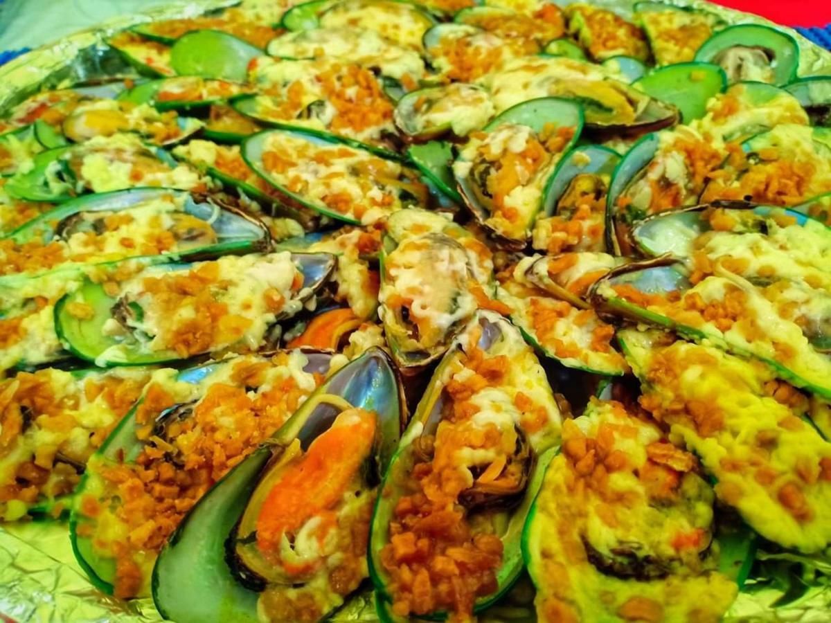 פוארטו גאלרה Queen Of Isle Cottages And Restaurant מראה חיצוני תמונה